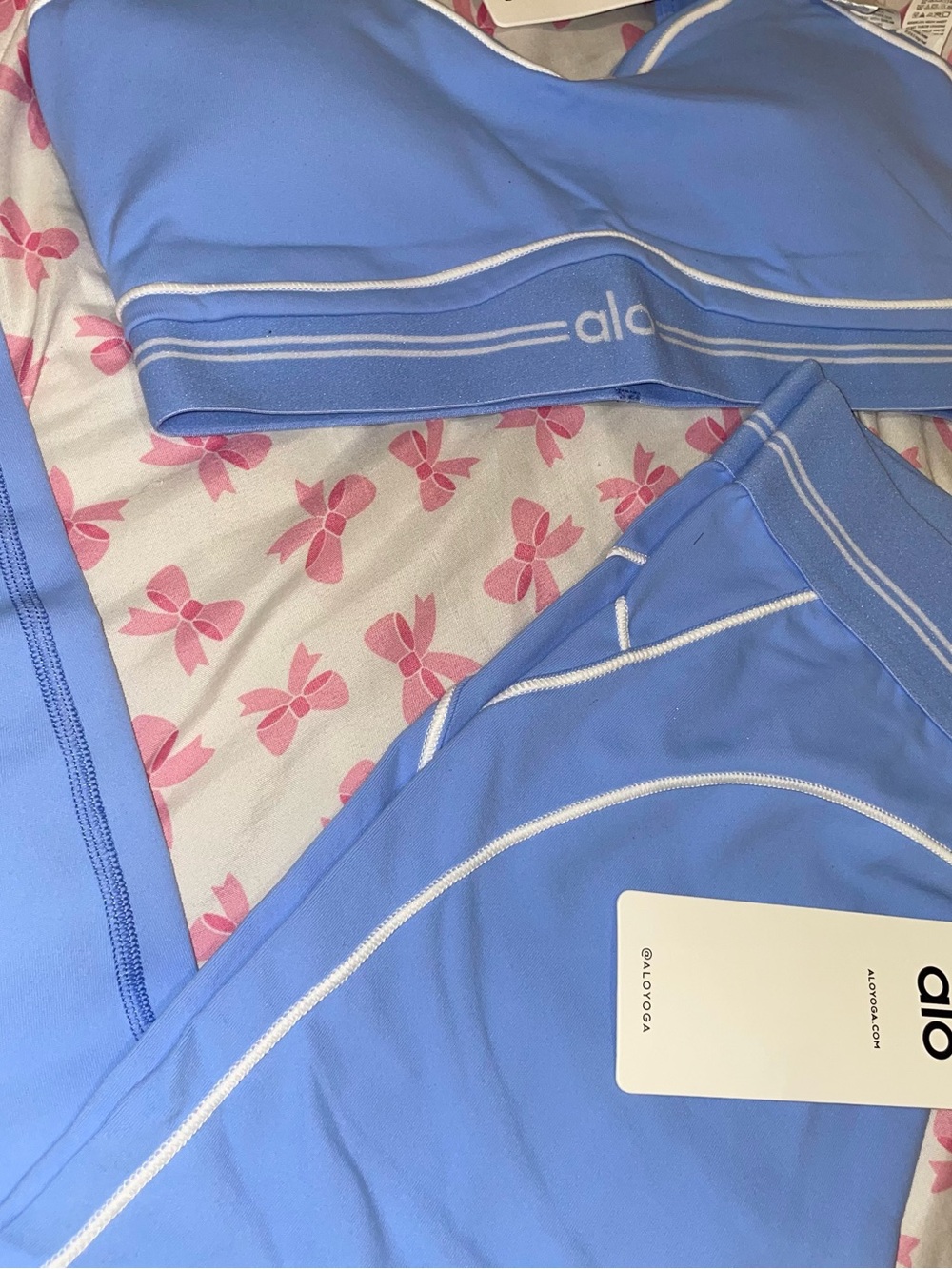 ALO Yoga Light Blue Sports Bra with White Trim - Picture 2 of 4